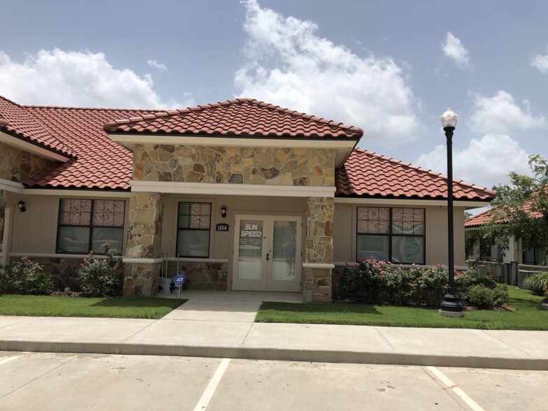 More Photos Of 4502 Riverstone Blvd, Missouri City Medical For Lease