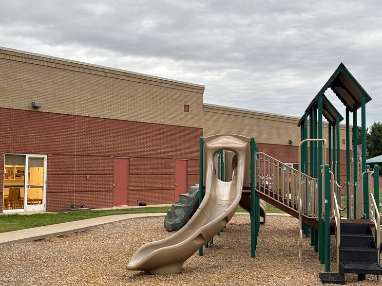 More Photos Of 1207 W McDermott Dr, Allen Daycare Center For Lease
