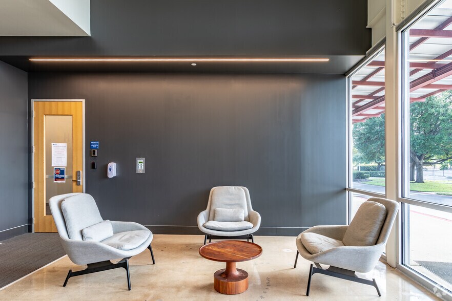 More Photos Of 2735 Austin Hwy, San Antonio Office For Sale