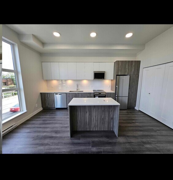 More Photos Of 5535 Hastings St, Burnaby Apartments For Lease