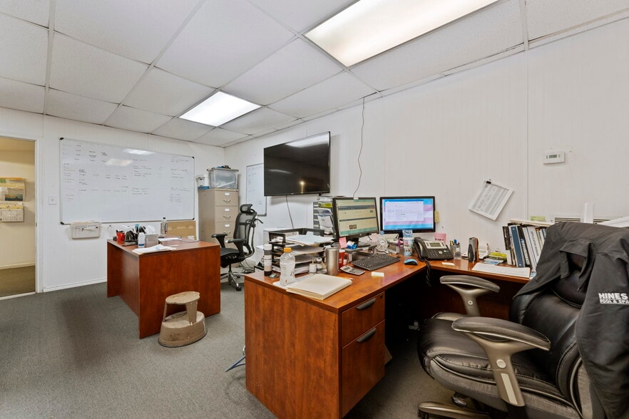 More Photos Of 900 McPhaul, Austin Warehouse For Sale