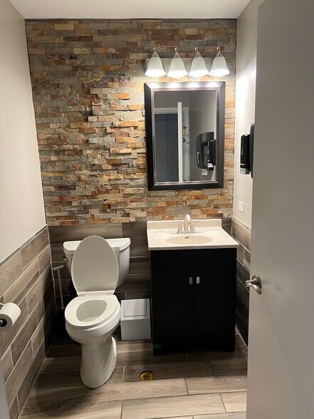 More Photos Of 2020 Dean St, St Charles Office For Lease