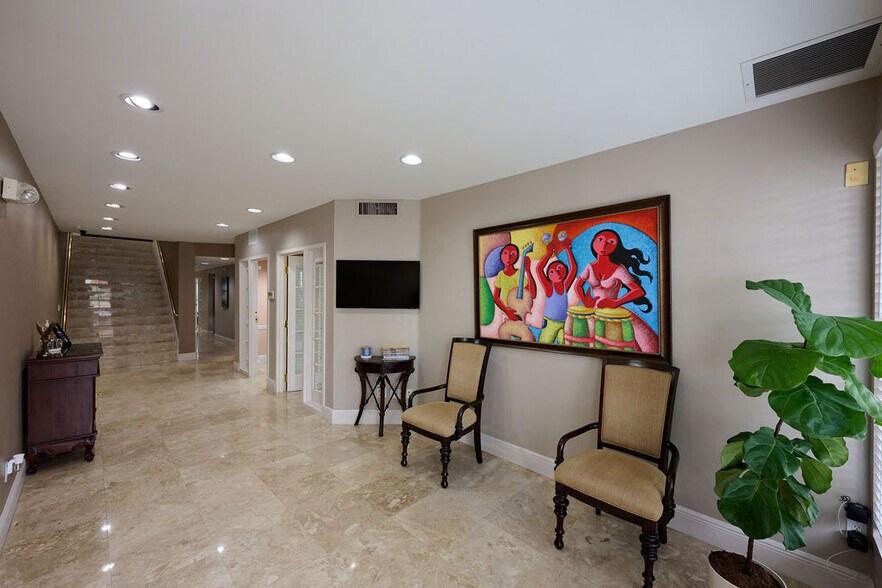More Photos Of 355 Palermo Ave, Coral Gables Medical For Sale