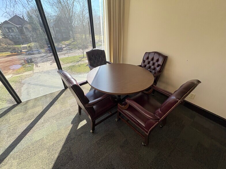 More Photos Of 3550 N Washington Blvd, Indianapolis Medical For Lease