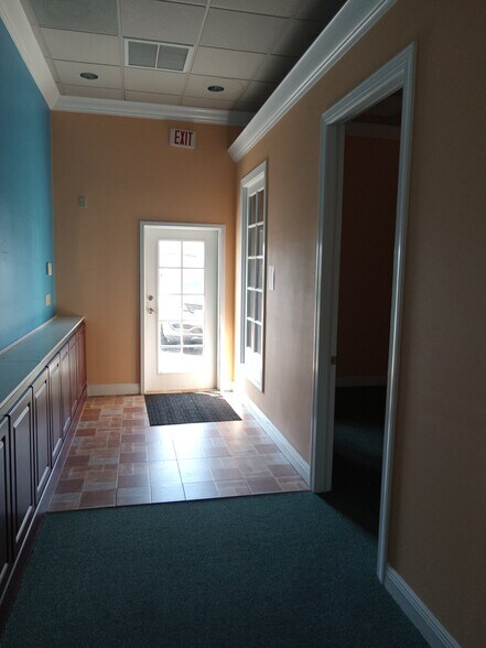 More Photos Of 5-45 Ryant Blvd, Sebring Medical For Sale