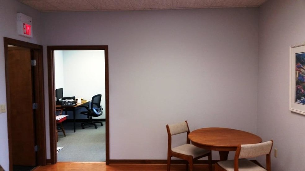 More Photos Of 1833 Executive Dr, Oconomowoc Industrial For Lease