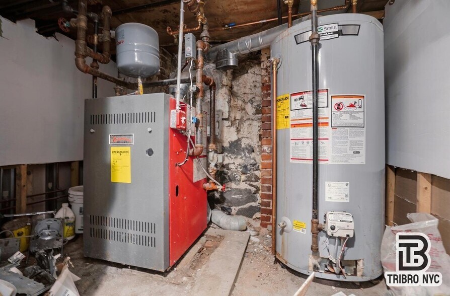 More Photos Of 126 Hall St, Brooklyn Apartments For Sale