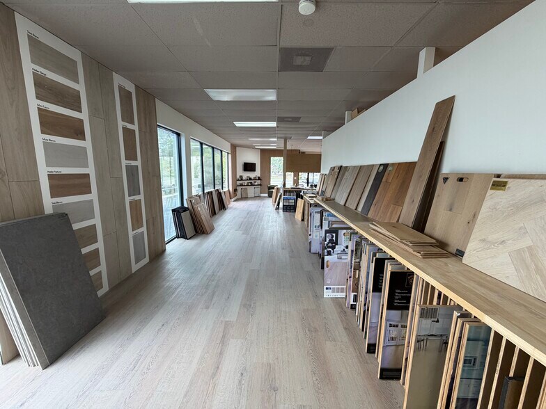 More Photos Of 501-505 Alternate A1A, Jupiter Storefront Retail Office For Lease
