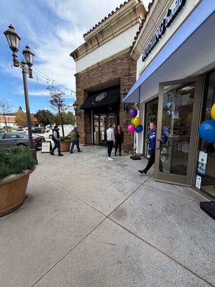 More Photos Of 1610 E Thousand Oaks Blvd, Thousand Oaks Storefront Retail Office For Lease