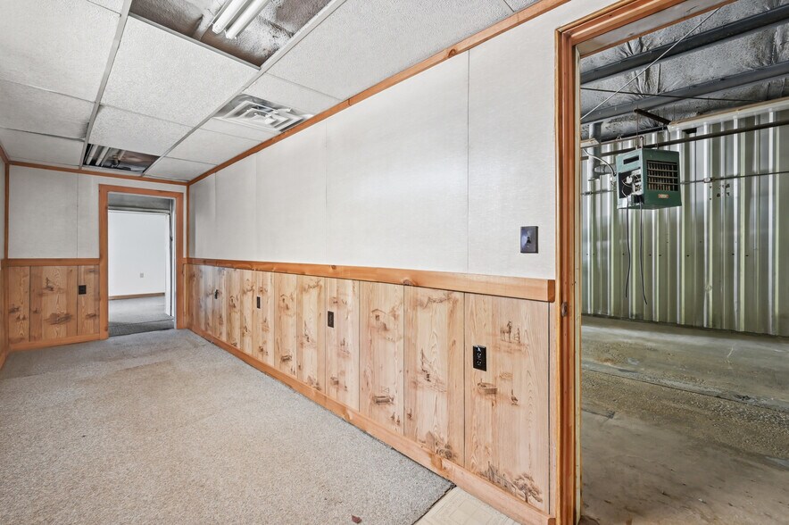 More Photos Of 3433 Sharon Rd, West Middlesex Warehouse For Sale