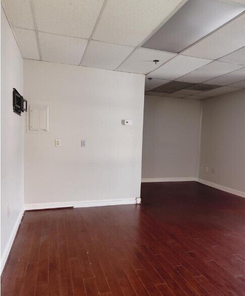 More Photos Of 50 S Pickett St, Alexandria Medical For Sale