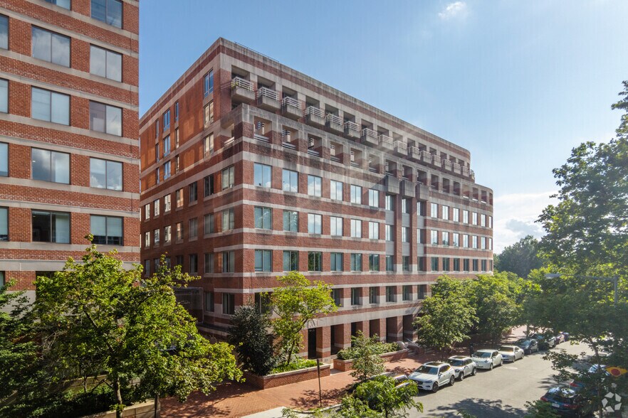 More Photos Of 2450 N St NW, Washington Office For Sale