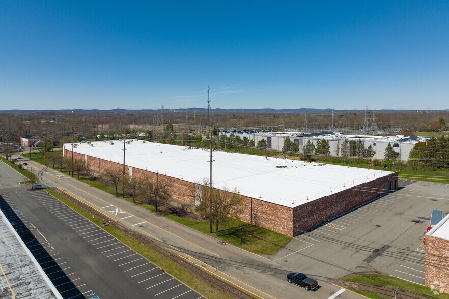 More Photos Of 151 Ridgedale Ave, East Hanover Warehouse For Lease