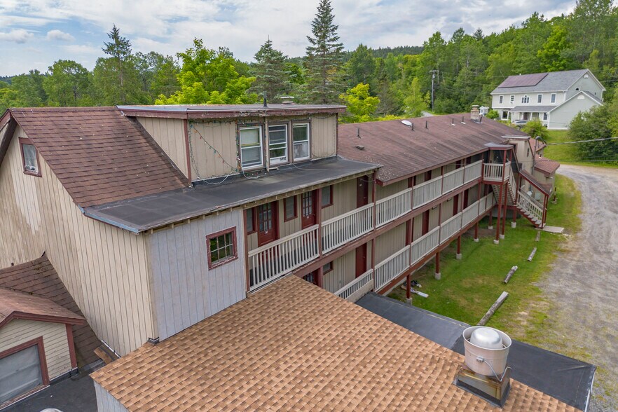 More Photos Of 6 Abroad Rd, West Dover Hotel For Sale