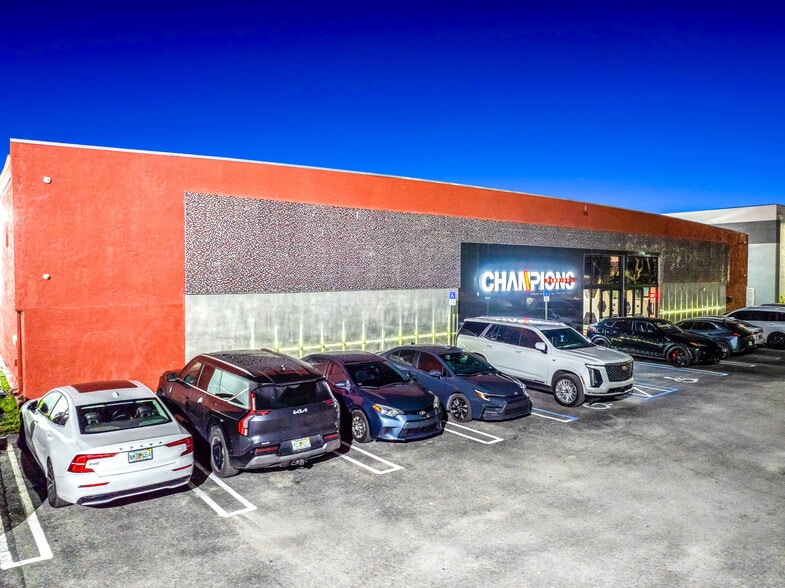 More Photos Of 1360 NW 88th Ave, Doral Bar For Sale