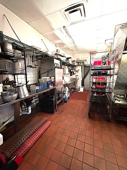 More Photos Of 1232 10th St, Port Huron General Retail For Sale