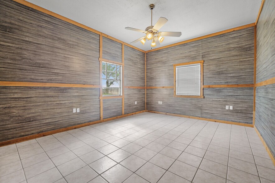 More Photos Of 2330 Schuwirth Rd, Converse Warehouse For Lease