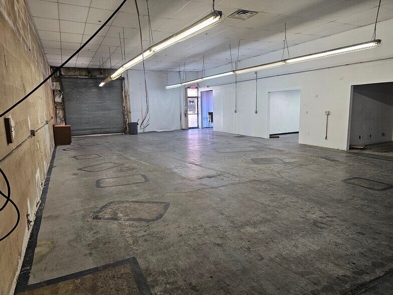 More Photos Of 2908 S Highland Dr, Las Vegas Warehouse For Lease