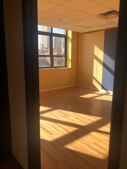 More Photos Of 817 Main St, Cincinnati Office Residential For Sale