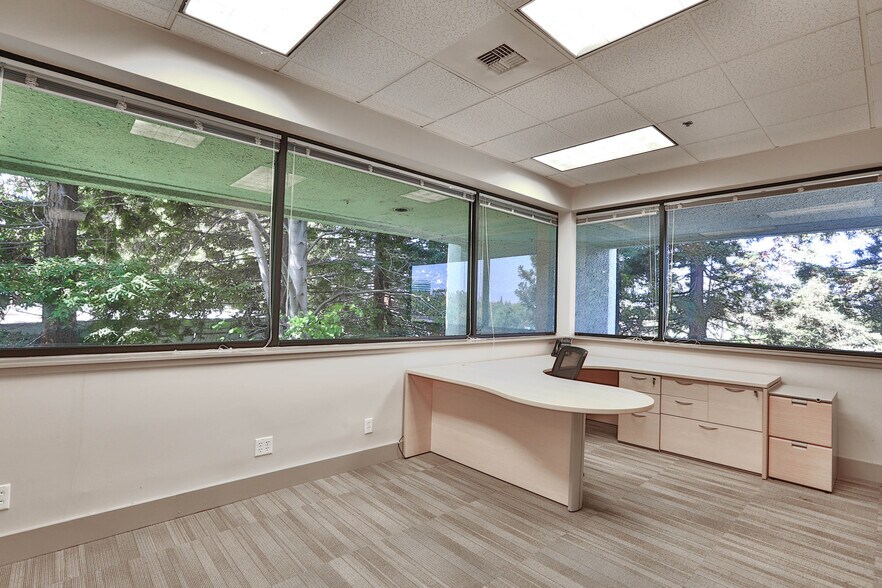 More Photos Of 3000 Lakeside Dr, Santa Clara Research And Development For Lease