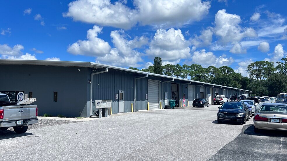 Primary Photo Of 1705 Cattlemen Rd, Sarasota Warehouse For Lease