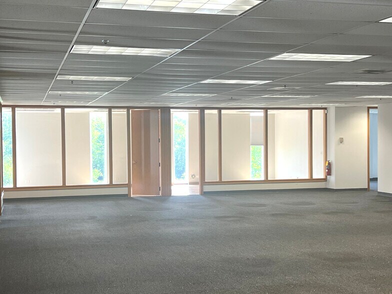 More Photos Of 8255 Lemont Rd, Darien Office For Lease