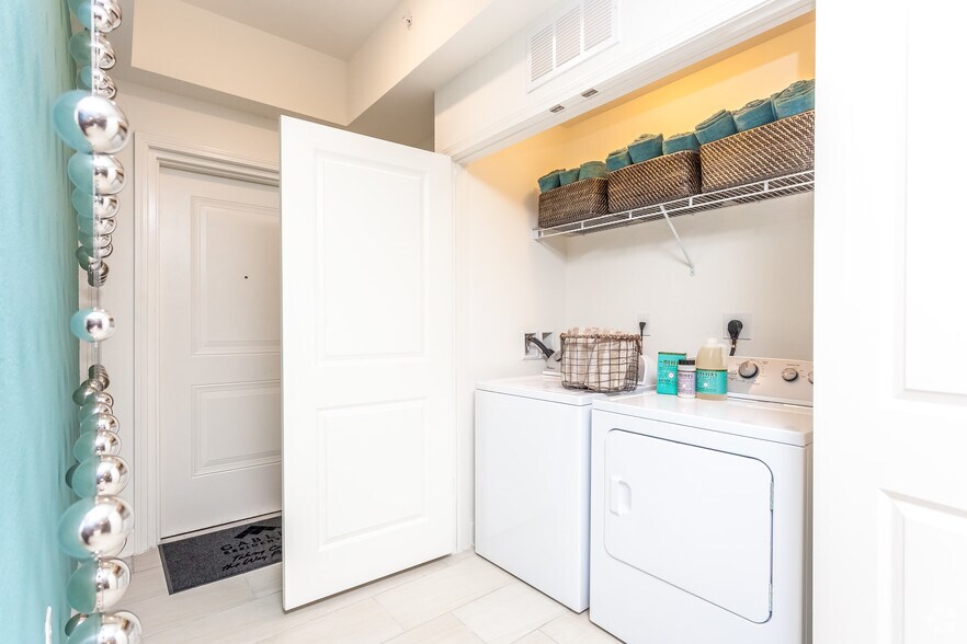 More Photos Of 20000 W Dixie Hwy, Miami Unknown For Lease