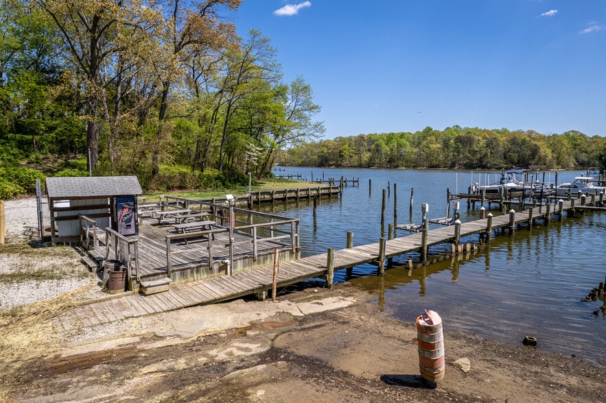 More Photos Of 7813 Leymar Rd, Glen Burnie Marina For Sale