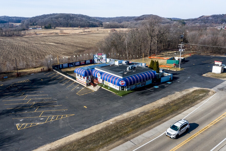 More Photos Of 10267 US Highway 14, Mazomanie Sports And Entertainment For Sale