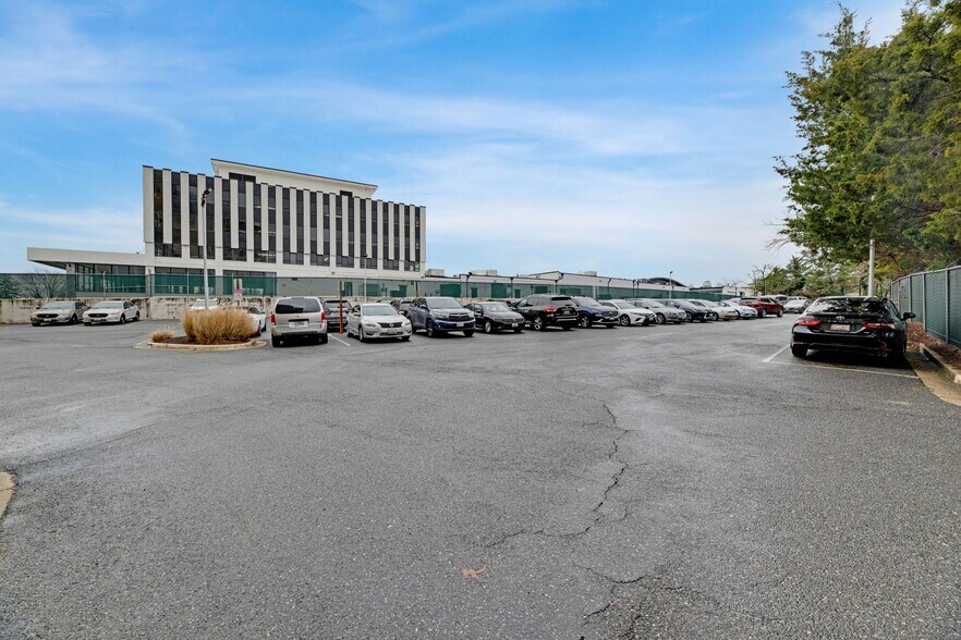 More Photos Of 4235 28th Ave, Marlow Heights Office For Lease