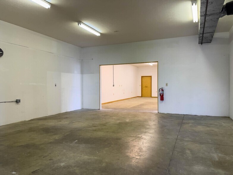 More Photos Of 703 Miami St, Urbana Storefront Retail Office For Sale