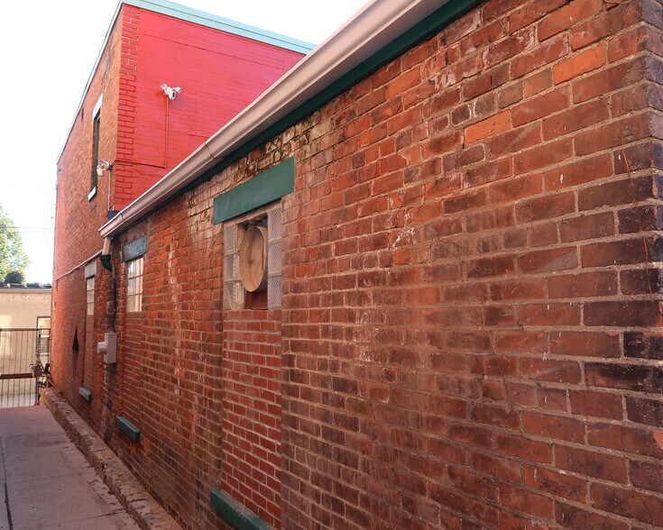 More Photos Of 411 Horace St, Cincinnati Light Manufacturing For Sale