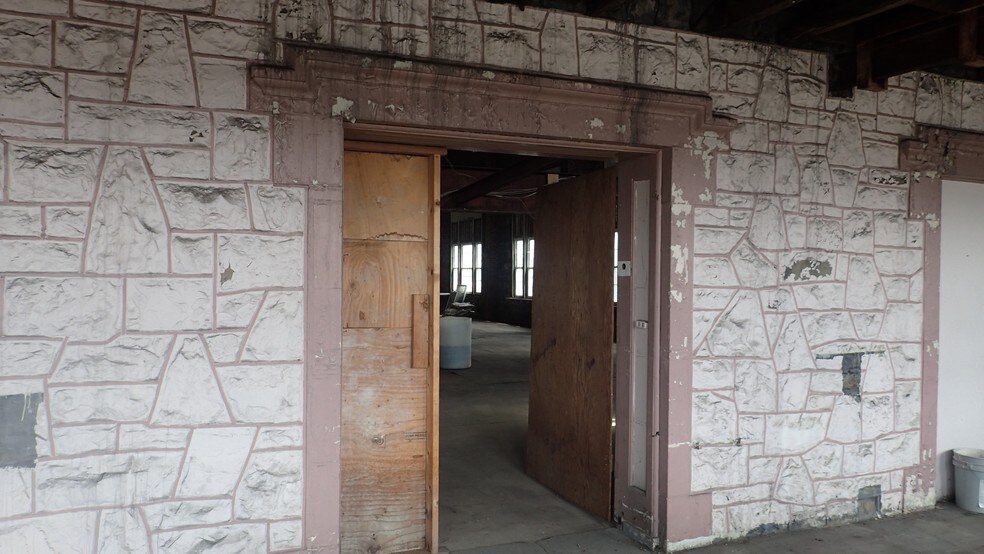 More Photos Of 75 S Main St, Phillipsburg Office For Lease