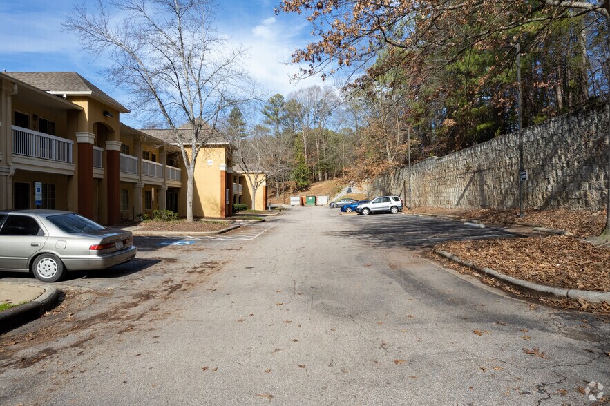 More Photos Of 4810 Bluestone Dr, Raleigh Hotel For Sale