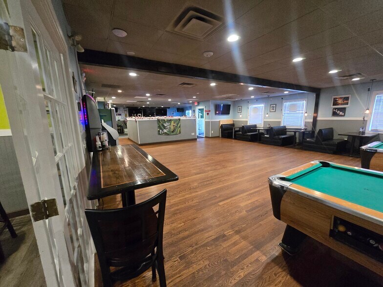 More Photos Of 48 School St, Lincoln Restaurant For Sale