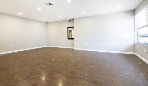 More Photos Of 416-418 E Colorado St, Glendale Office For Sale