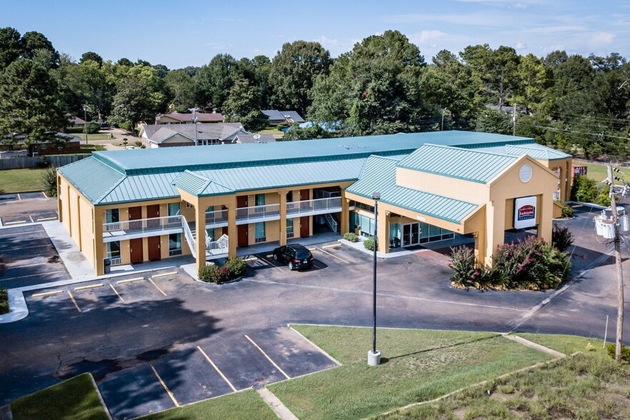 More Photos Of 337 Devereaux Dr, Natchez Hotel For Sale