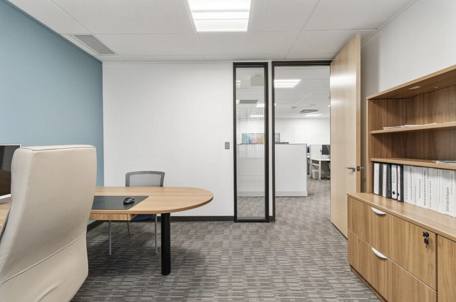 More Photos Of 2855 Coolidge Hwy, Troy Office For Lease