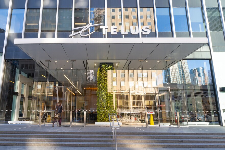 More Photos Of 630 Boul René-Lévesque O, Montréal Office For Sale