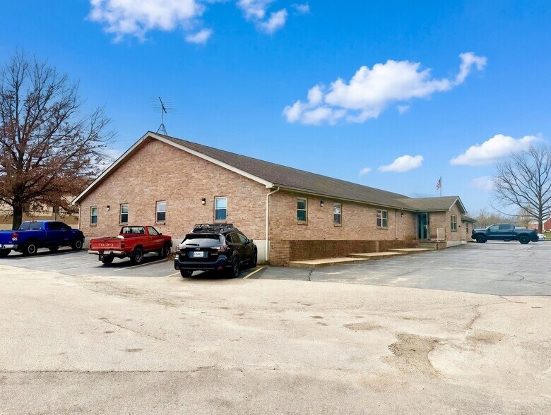 More Photos Of 808-810 Progress Dr, Farmington Office For Sale