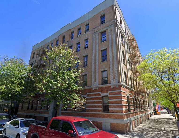 Primary Photo Of 2406 Lorillard Pl, Bronx Apartments For Sale