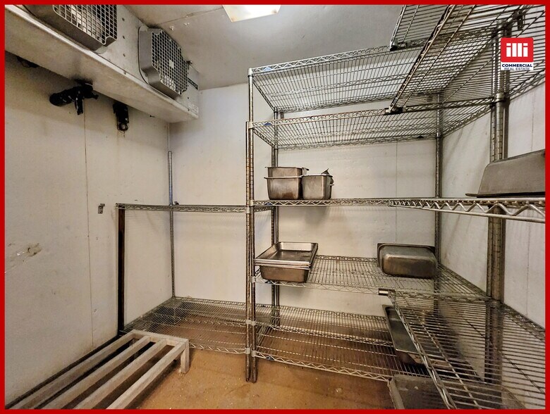 More Photos Of 4419 Van Nuys Blvd, Sherman Oaks Office For Sale