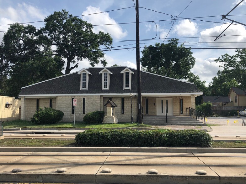 More Photos Of 3911 Fulton St, Houston Religious Facility For Lease