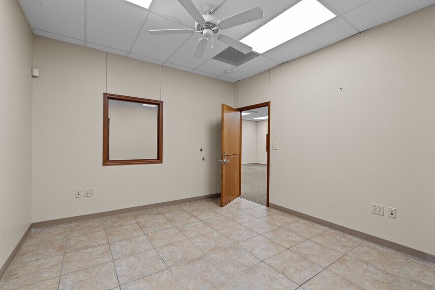 More Photos Of 311 N Waverly Ave, Springfield Warehouse For Lease