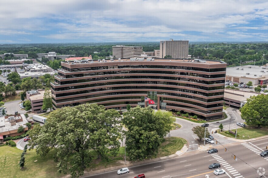 More Photos Of 6075 Poplar Ave, Memphis Coworking Space