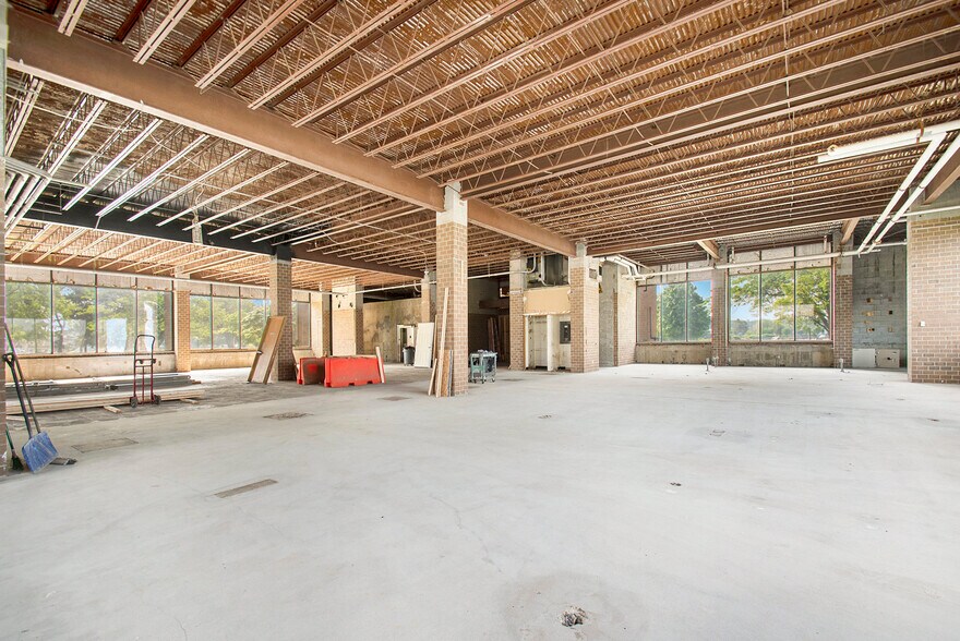 More Photos Of 400 Riverview Dr, Benton Harbor Office Residential For Sale