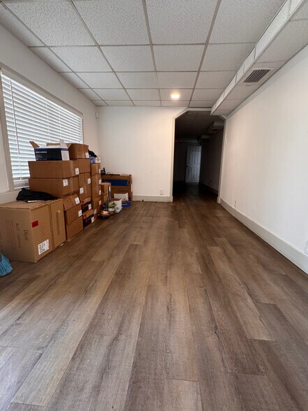 More Photos Of 6301 Causeway Blvd, Tampa Auto Repair For Lease