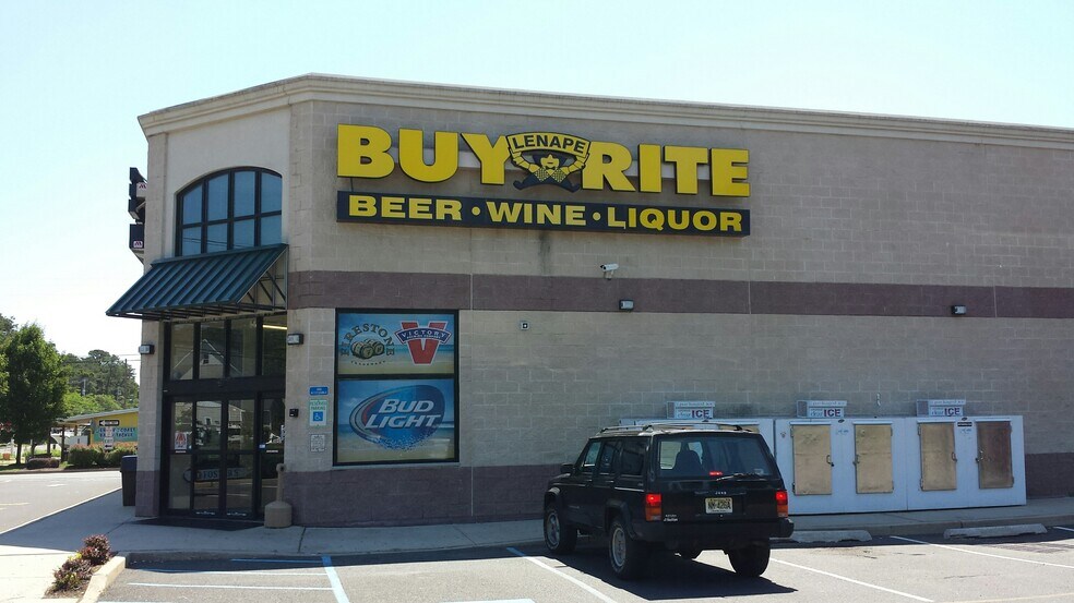 More Photos Of 567 Mantoloking Rd, Brick Storefront Retail Office For Lease