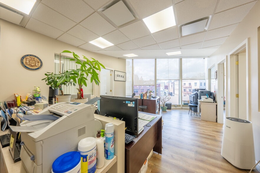 More Photos Of 8 Catherine St, New York Loft Creative Space For Sale