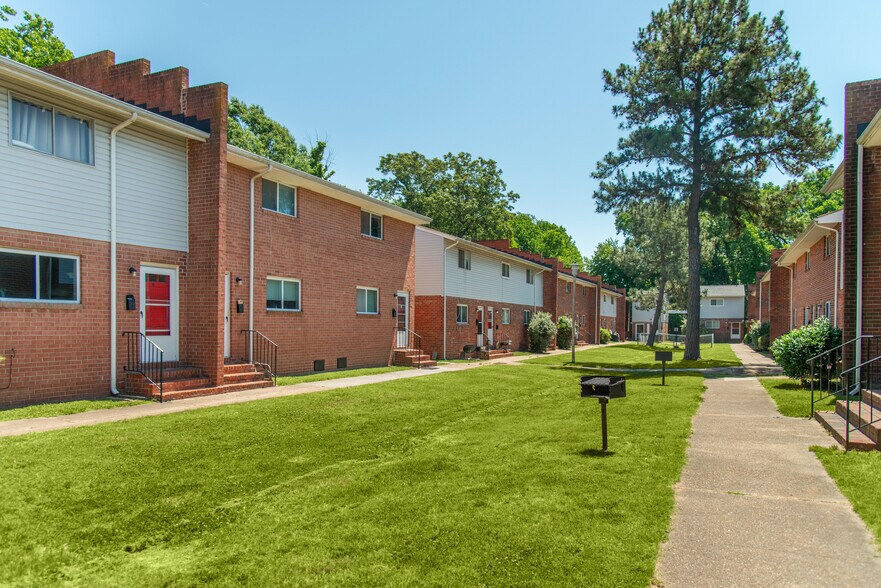 More Photos Of 1625 W Pembroke Ave, Hampton Apartments For Sale